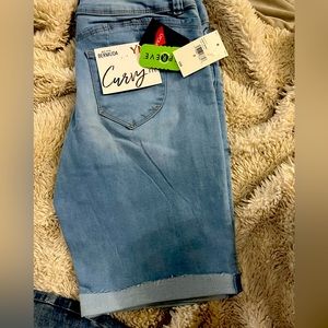 BRAND NEW YMI CURVY FIT SHORTS